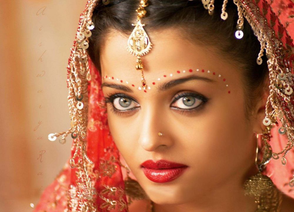 5 Aksesoris Cantik Wanita India